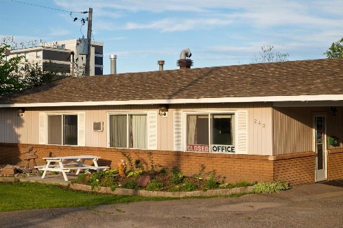Northlander Motel image 1
